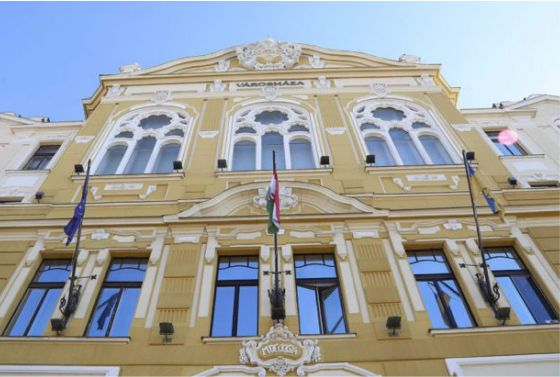 TOP Plusz: Pécsnek elfogadhatatlan a fejlesztési források tervezett csökkentése
